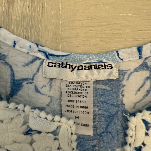 Cathy Daniels Blue and White Tropical Floral Tunic with Mandarin Collar - Picture 4 of 8